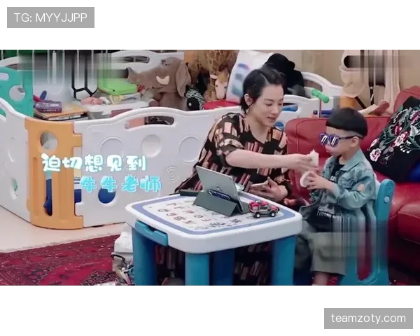 刘璇拎那个包的瞬间，我的月薪都下车了